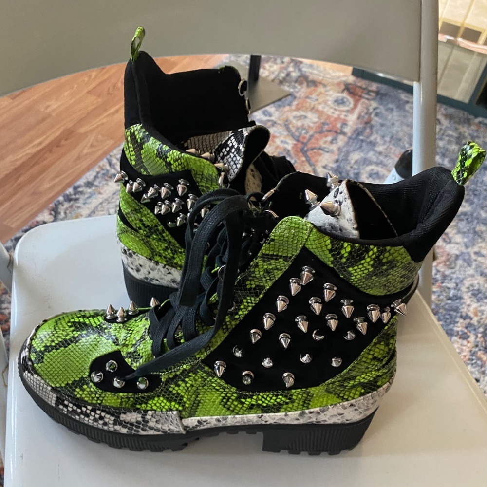 GREEN SNAKE PRINT FAUX LEATHER MILITARY INSPIRED BOOTS SIZE 11